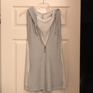 NWT!!  Women’s Calia sleeveless pullover